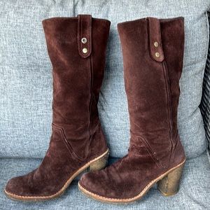 UGG SZ8 CHESTNUT BROWN KNEE HIGH HEELED BOOTS